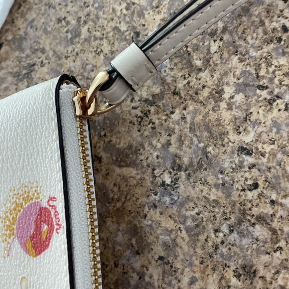 NWT Coach Corner Zip Wristlet Floral (Wristlet Only-Doesn’t Include Dust Bag) - Picture 8 of 17